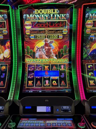 Enchantment | Slots | Double Money Link | Weatern Trails 1c