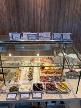 Enchantment | Concierge Club | Suite Lounge | Breakfast